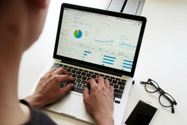 SEO対策とは？中小企業が問い合わせを増やす7つの実践手順を解説