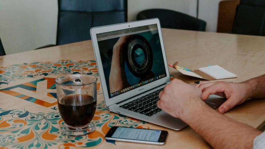 ウェブマーケティングの効果測定｜見るべき指標と分析の進め方